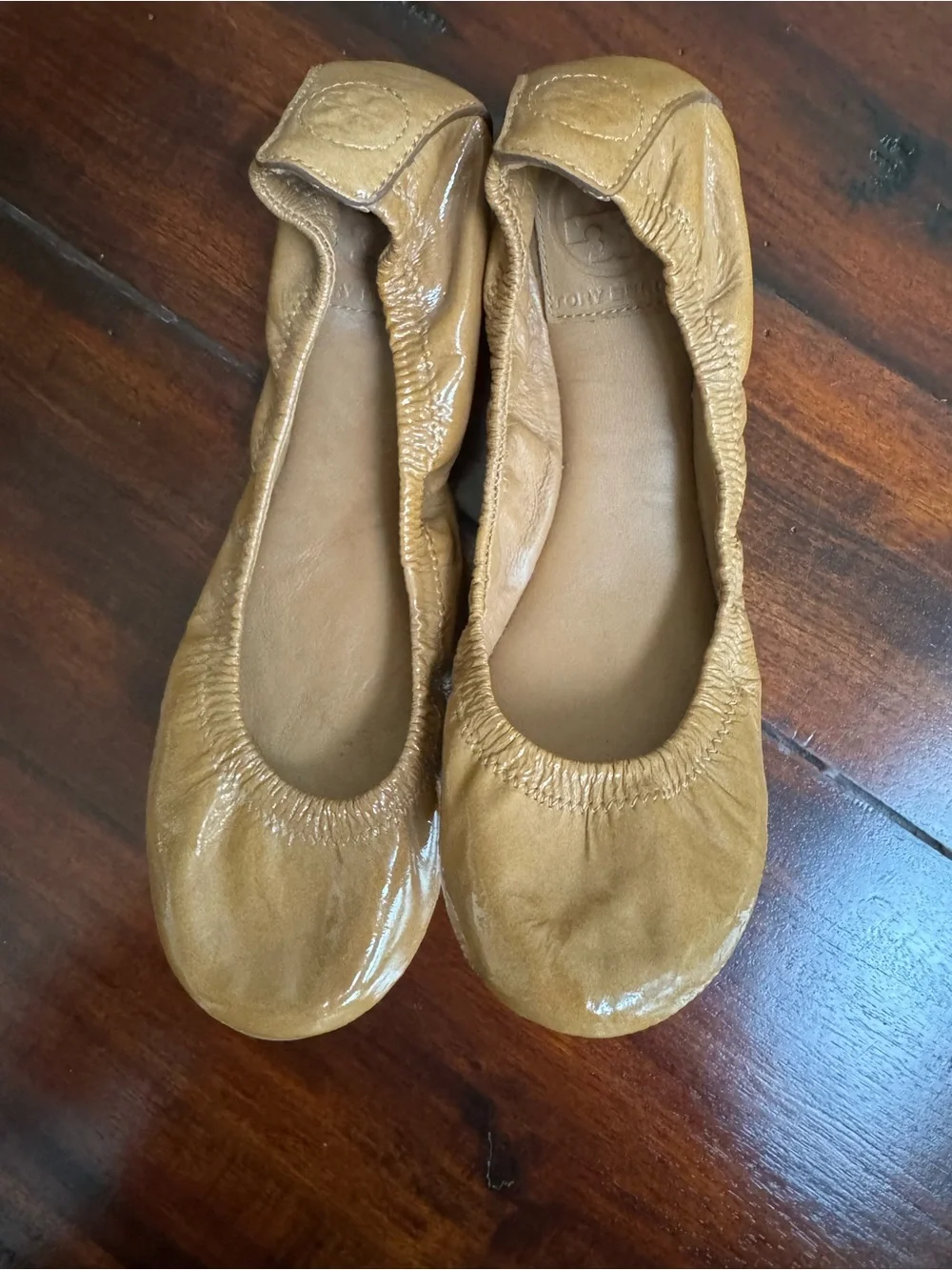 Tory Burch Tan Eddie Patent Leather Ballet Flats Size 6.5 NWOB